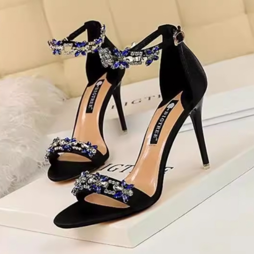 women shoes Heels